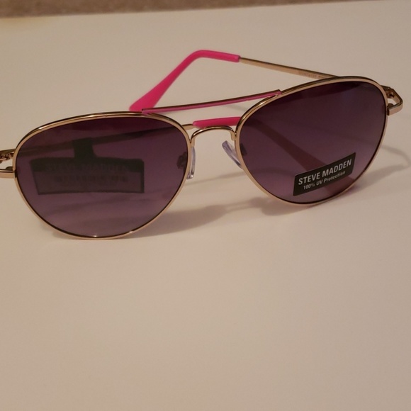 Steve Madden aviator sunglasses - Picture 3 of 4